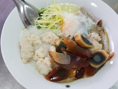 โจ๊กรวมหมู +ไข่ + ไข่เยี่ยวม้า