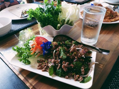 อาหาร หรือ เครื่องดื่ม