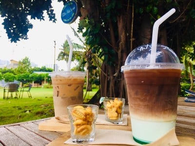 Wonder T story the beach Cafe
