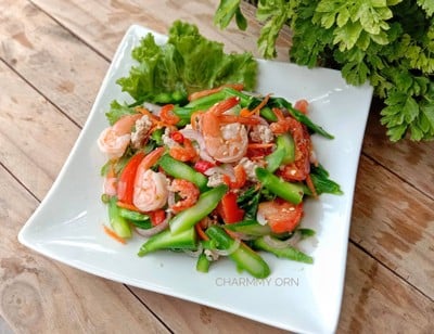 วิธีทำ ยำก้านคะน้าฮ่องกง