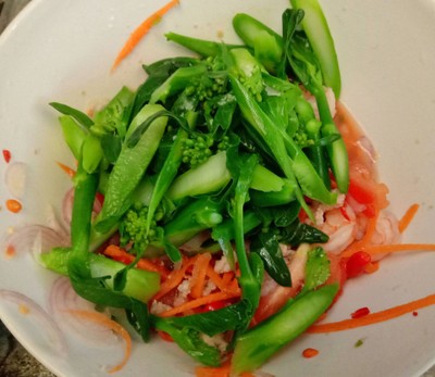 วิธีทำ ยำก้านคะน้าฮ่องกง