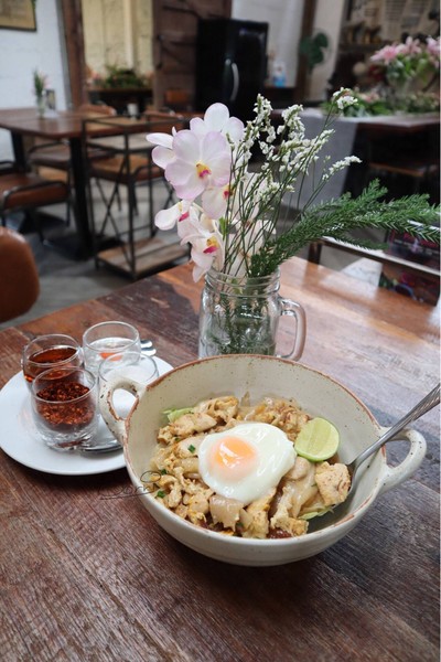 ก๋วยเตี๋ยวคั่วไก่