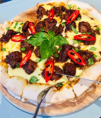 พิซซ่าหมูฮ้อง