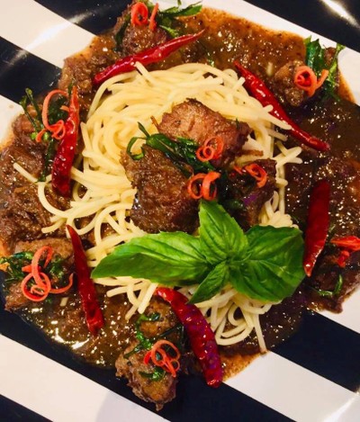 พาสต้าหมูฮ้อง