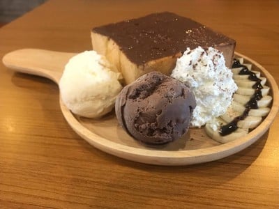 hug BAR & RESTAURANT พันท้ายฯ