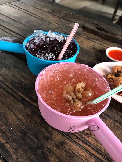 น้ำลำไยกับน้ำกระเจี๊ยบ