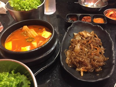 ผัดวุ้นเส้นเกาหลี กับซุปกิมจิ