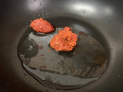 วิธีทำ ผัดพริกแกงถั่วหมูกรอบ วิธีทำ ผัดพริกแกงถั่วหมูกรอบ