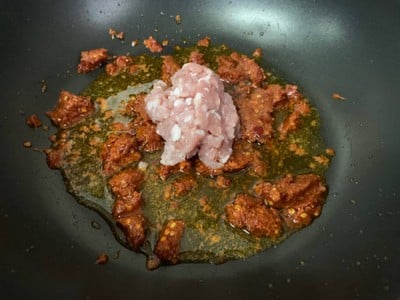 วิธีทำ ผัดพริกแกงถั่วหมูกรอบ วิธีทำ ผัดพริกแกงถั่วหมูกรอบ
