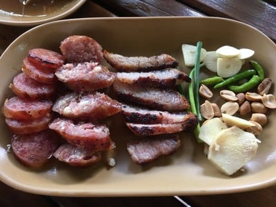 หมูแบบว่า