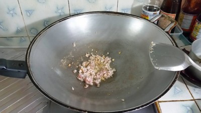 วิธีทำ ผัดผักบุ้งใส่หมูสับ