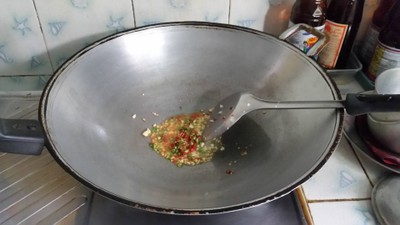 วิธีทำ ผัดกระเพราหมูสามเหล่า