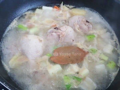 วิธีทำ ซุปไก่มันฝรั่ง ใส่ต้นหอมญี่ปุ่น วิธีทำ ซุปไก่มันฝรั่ง ใส่ต้นหอมญี่ปุ่น