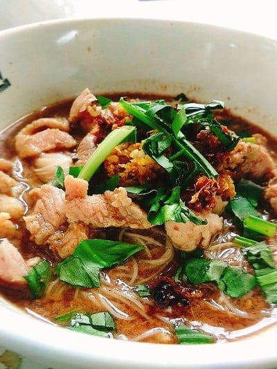 ร้านก๋วยเตี๋ยวเรือป้าต้อย"หูแร่"