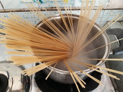 วิธีทำ สปาเก็ตตี้กุ้งผัดพริกสด