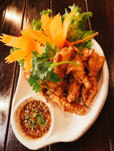 ปีกไก่ทอดน้ำปลา