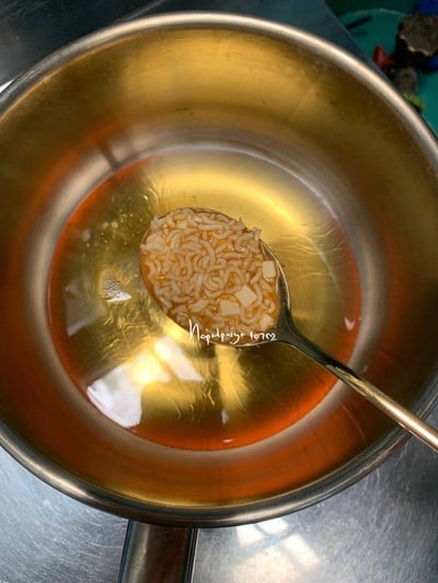วิธีทำ ไข่เจียวมาม่ากรอบชีสทอด วิธีทำ ไข่เจียวมาม่ากรอบชีสทอด