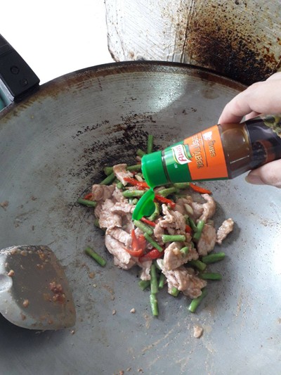 วิธีทำ หมูผัดกะปิพริกสด วิธีทำ หมูผัดกะปิพริกสด