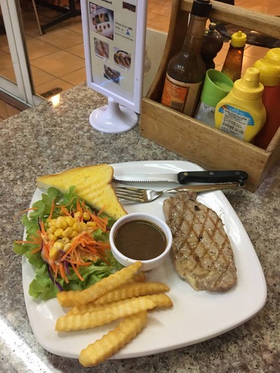 สเต็กหมูพริกไทยดำ