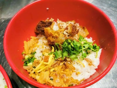 ข้าวต้มแห้งริมหนน ข้าวต้ม ข้าวต้มยำ โจ๊ก ก๋วยเตี๋ยวต้มยำ เล้งแซ่บ กะเพรา บรรทัดทอง