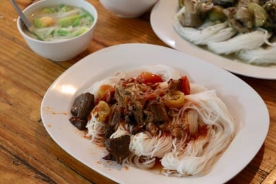 บุฟเฟ่ต์ ขนมจีนวัดเกต บุฟเฟ่ต์ ขนมจีนวัดเกต