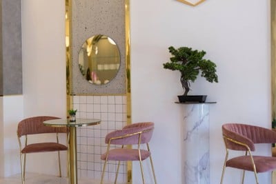 บรรยากาศ alisse coffee & FlowerShop ย่านเมืองเก่าภูเก็ต