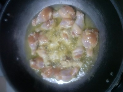 วิธีทำ น่องไก่ทอดหมักซอส วิธีทำ น่องไก่ทอดหมักซอส