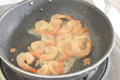 วิธีทำ กุ้งผัดพริกขี้หนูอ่อน