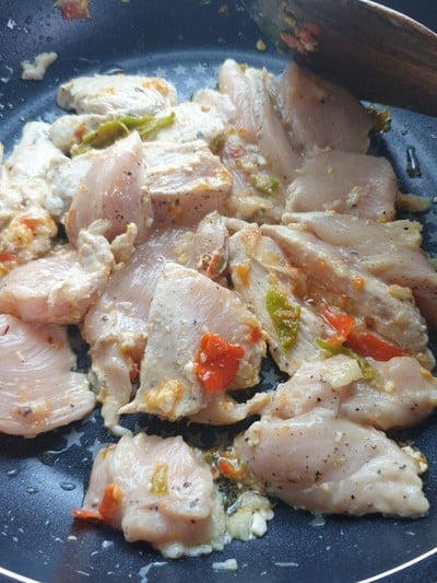 วิธีทำ กะเพราอกไก่