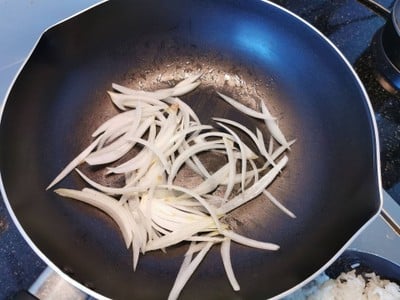 วิธีทำ โบโลน่าผัดซอสกระเพราไข่ วิธีทำ โบโลน่าผัดซอสกระเพราไข่