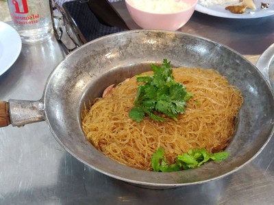 อาหาร หรือ เครื่องดื่ม