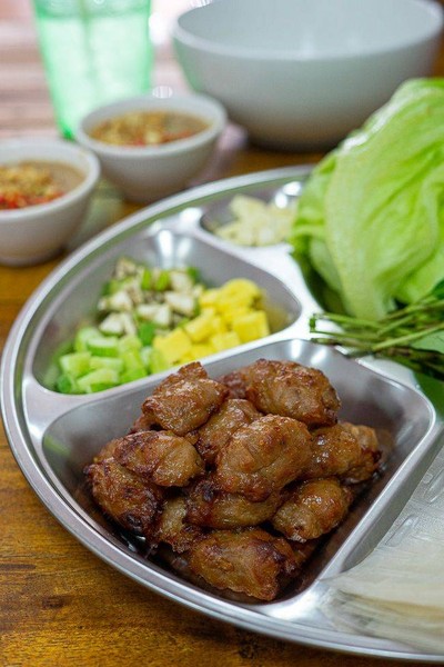 อาหาร หรือ เครื่องดื่ม