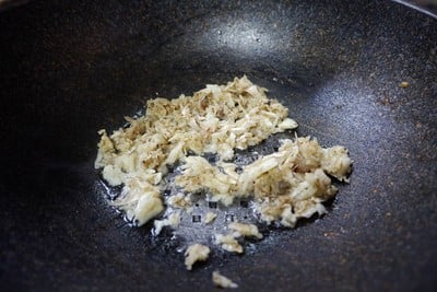 วิธีทำ หมึกผัดกระเทียมพริกไทย