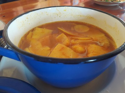 แกงเหลืองหน่อไม้ดอง (ปลาดอลลี่)