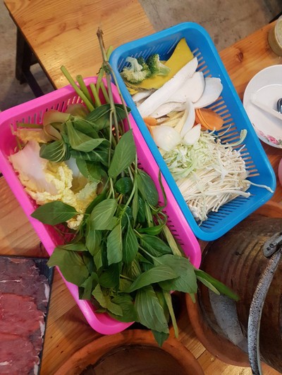 อาหาร หรือ เครื่องดื่ม