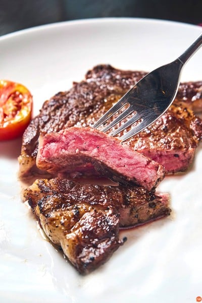 Neil's Tavern Restaurant  ร่วมฤดี (Ruamrudee)