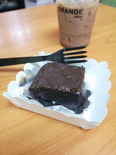 บราวนี่หน้ากรอบเนื้อฟัดจ์