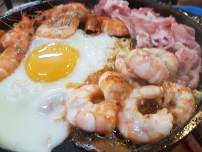 อาหาร หรือ เครื่องดื่ม