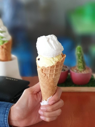 ไอศกรีมใส่ถ้วยวาฟเฟิล