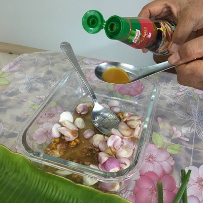 วิธีทำ ยำไข่น้ำแร่ วิธีทำ ยำไข่น้ำแร่