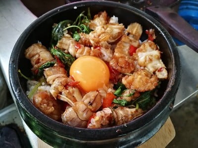 กะเพรากั้งครกร้อน