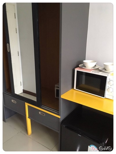 ตู้เสื้อผ้า