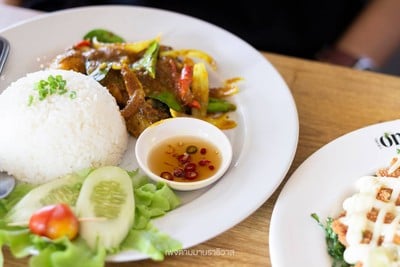 ผัดเผ็ดปลากระพง