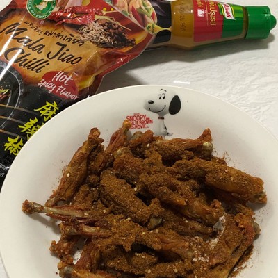 วิธีทำ ปีกกลางไก่ทอดกรอบคลุกพริกหม่าล่า วิธีทำ ปีกกลางไก่ทอดกรอบคลุกพริกหม่าล่า