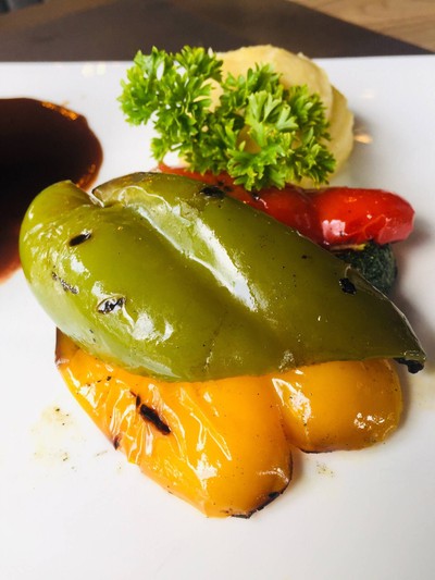 Charcoal Grilled Aus Tenderloin steak with red wine Sauce