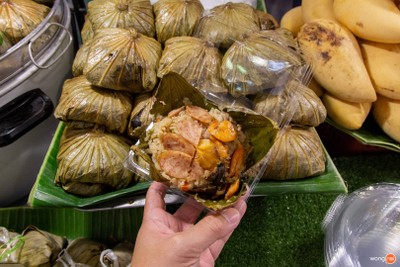 แม่พลอยขนมไทยเมืองนนท์ ตลาดน้ำขวัญเรียม