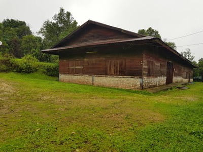 บ้าน 'อีต่อง' ทองผาภูมิ กาญจนบุรีนี่เอง ~