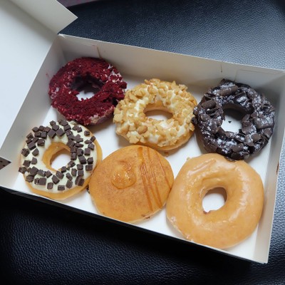 Krispy Kreme (คริสปี้ ครีม) เดอะ แพลทินัม แฟชั่น มอลล์ Krispy Kreme (คริสปี้ ครีม) เดอะ แพลทินัม แฟชั่น มอลล์