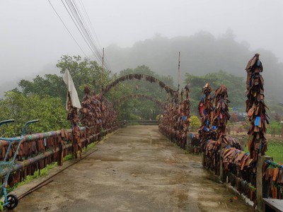 บ้าน 'อีต่อง' ทองผาภูมิ กาญจนบุรีนี่เอง ~