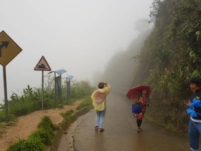 บ้าน 'อีต่อง' ทองผาภูมิ กาญจนบุรีนี่เอง ~